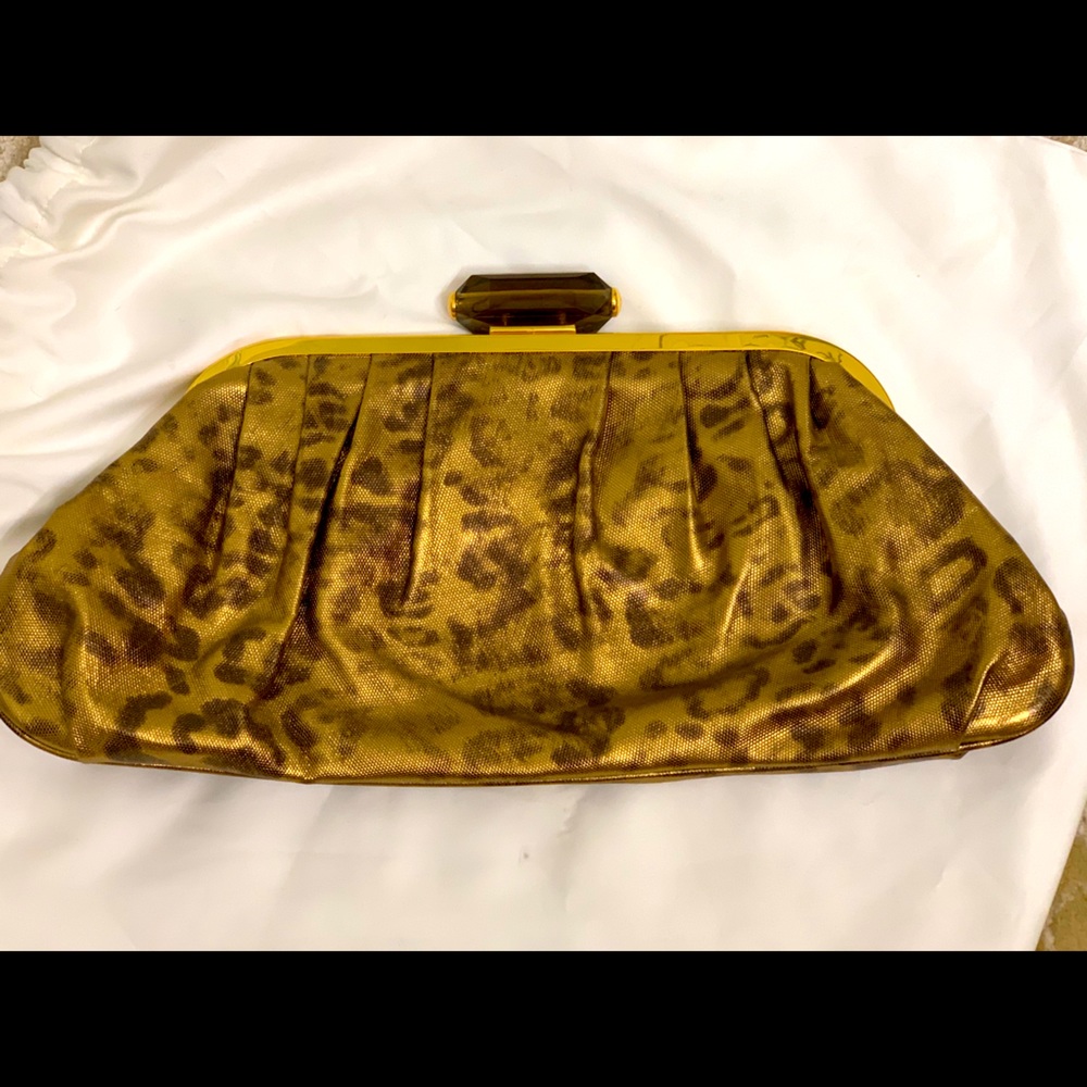 Metallic clutch